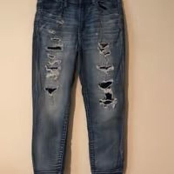 American Eagle Outfitters Denim - Women’s American Eagle super stretch jeans distressed destroyed sz 8 cropped 29